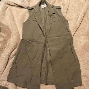 Green blazer, front pockets